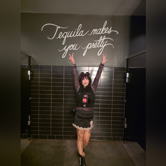 Meet your Posher, Hannah - Picture 6 of 7